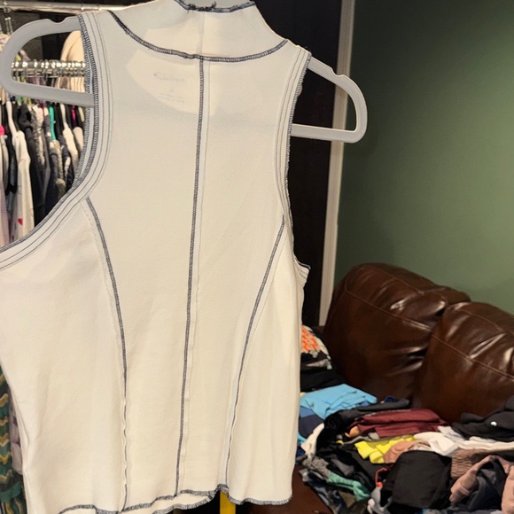EC Pilcro White tank with navy stitching with Pocket sz M - Picture 5 of 9